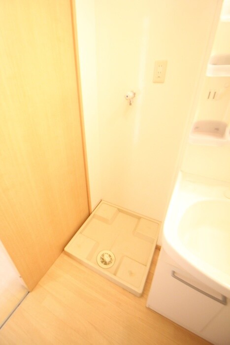 物件内観写真11　(洗濯機置場)