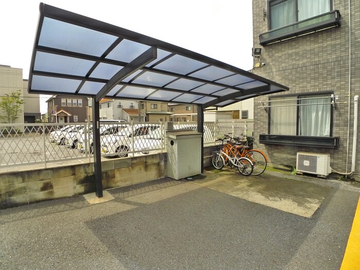 花ハウスの駐輪場