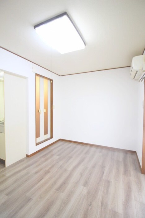 物件内観写真8　(内観写真)