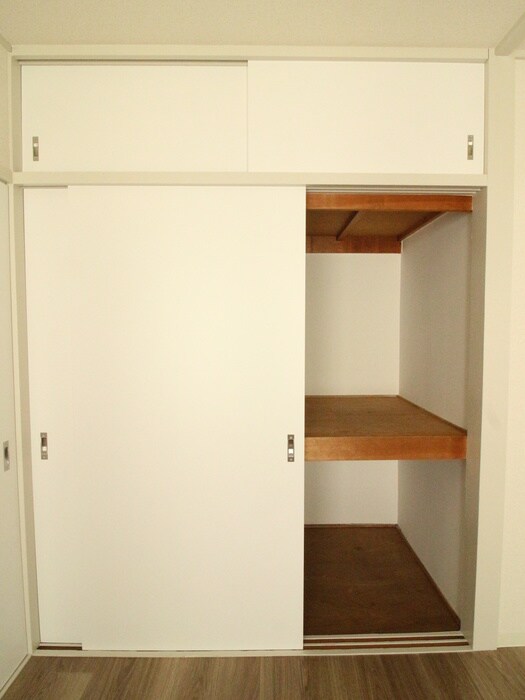 物件内観写真12　(収納)