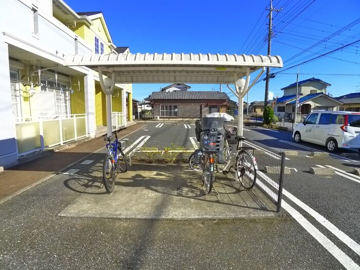 物件外観写真5　(駐輪場)