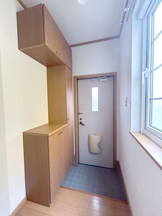 物件内観写真17　(玄関)