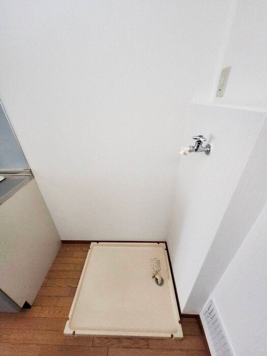 物件内観写真15　(洗濯機置場)