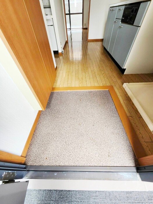 物件内観写真17　(玄関)