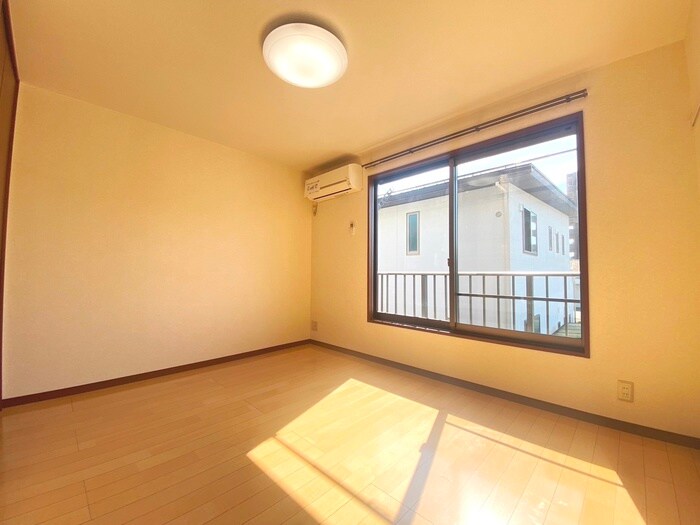 物件内観写真8　(居室)