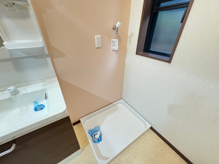 物件内観写真14　(洗濯機置場)