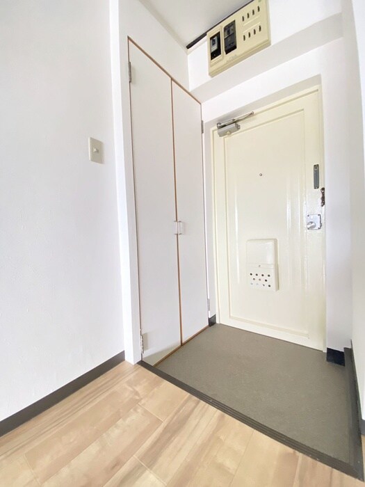 物件内観写真19　(玄関)