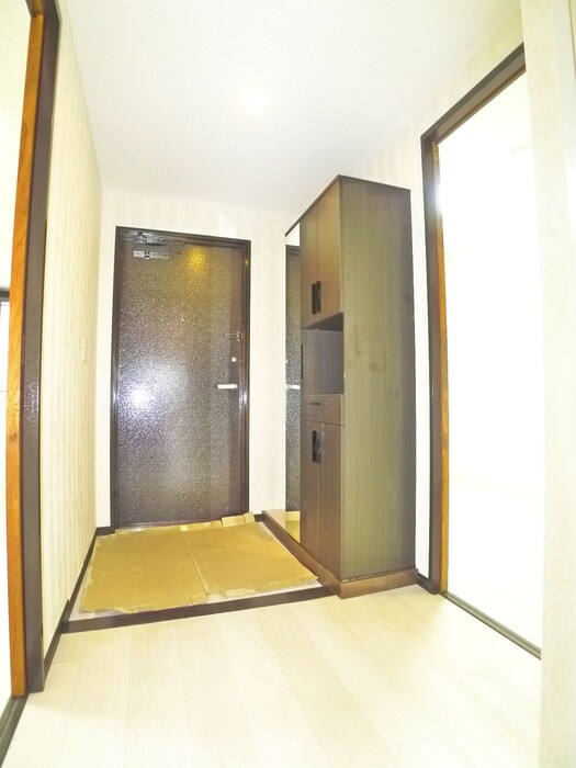 物件内観写真14　(玄関)