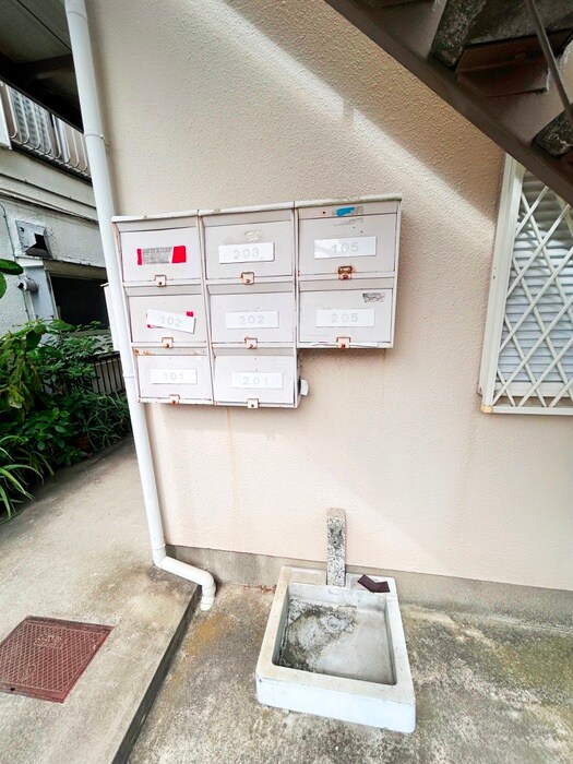 物件外観写真2　(エントランス部分)