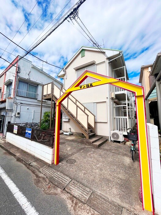 物件外観写真3　(駐車場)