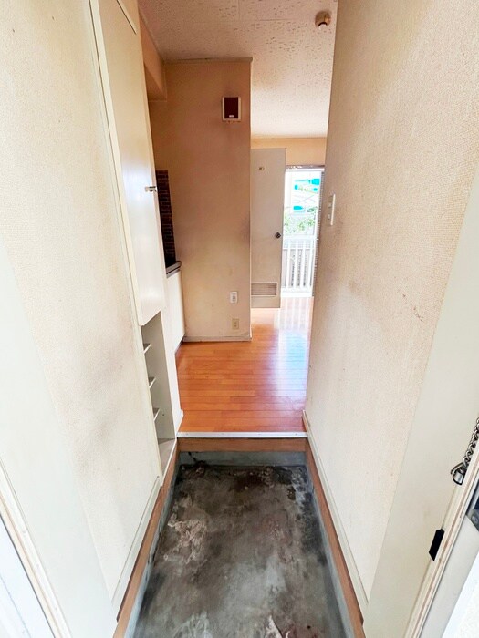 物件内観写真10　(玄関)