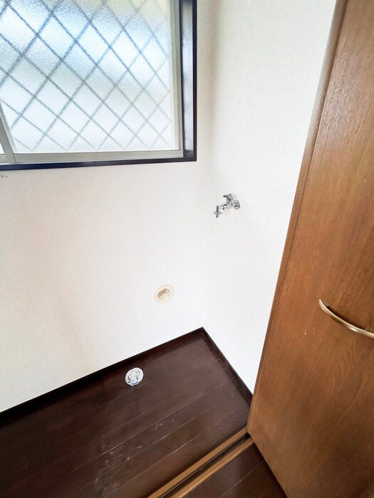 物件内観写真14　(洗濯機置場)