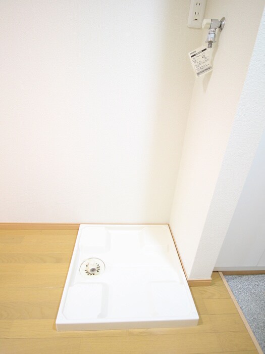 物件内観写真13　(洗濯機置場)