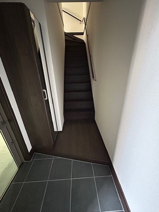 物件内観写真7　(玄関)