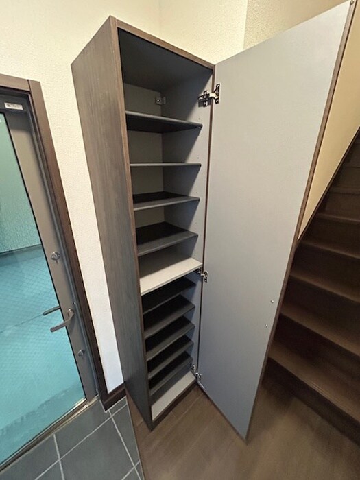 物件内観写真8　(靴箱)