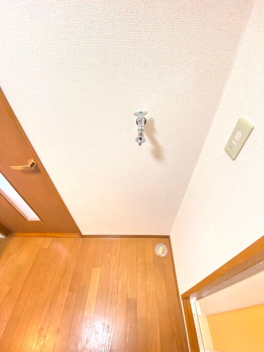 物件内観写真15　(洗濯機置場)