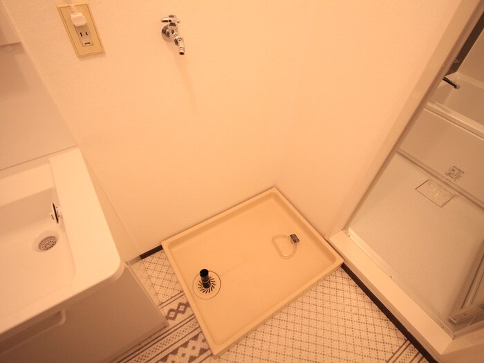 物件内観写真11　(洗濯機置場)