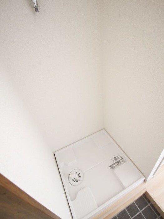物件内観写真14　(洗濯機置場)