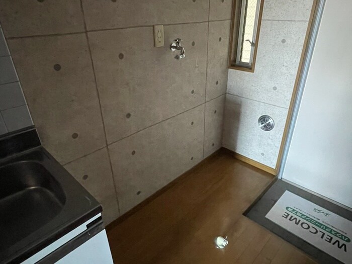 物件内観写真13　(洗濯機置場)