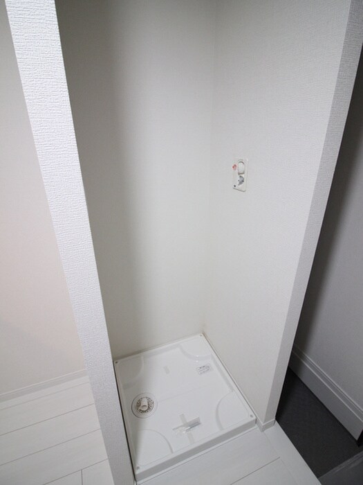 物件内観写真12　(洗濯機置場)