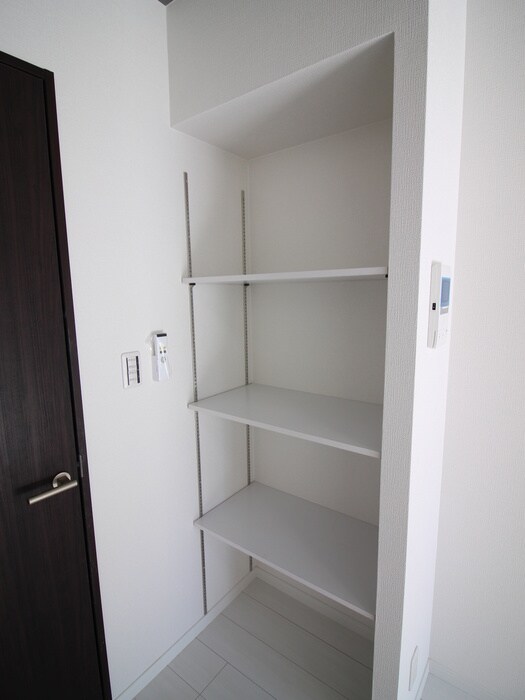 物件内観写真14　(収納)