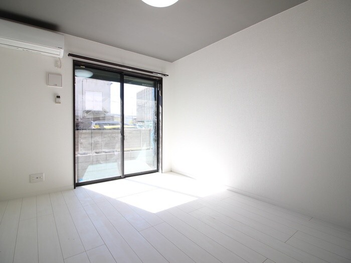 物件内観写真17　(室内からの展望)