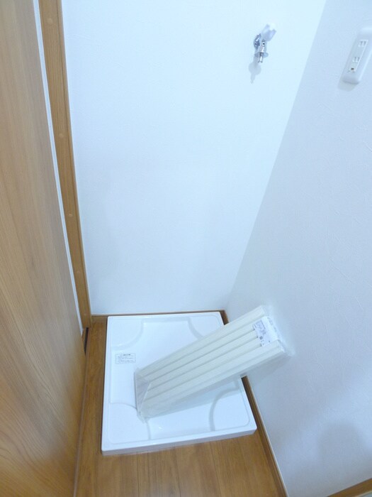 物件内観写真7　(洗濯機置場)