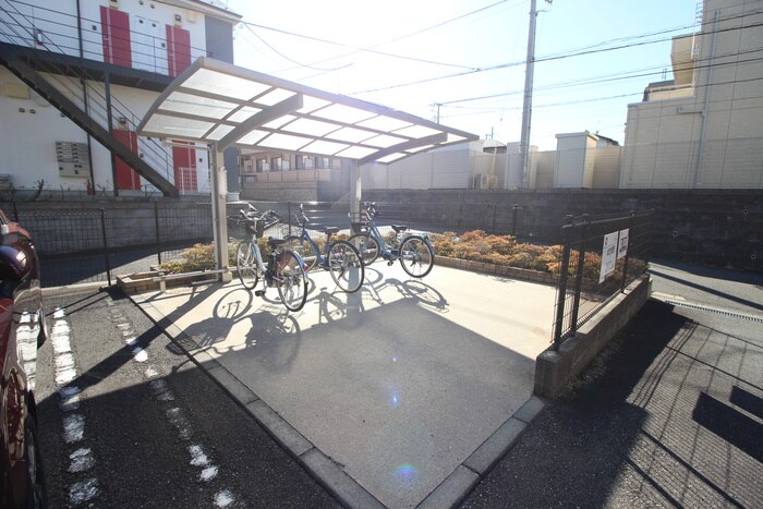 物件外観写真6　(駐輪場)
