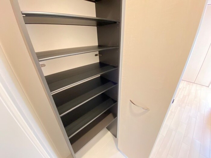 物件内観写真18　(靴箱)