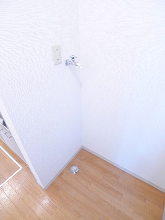 物件内観写真18　(洗濯機置場)