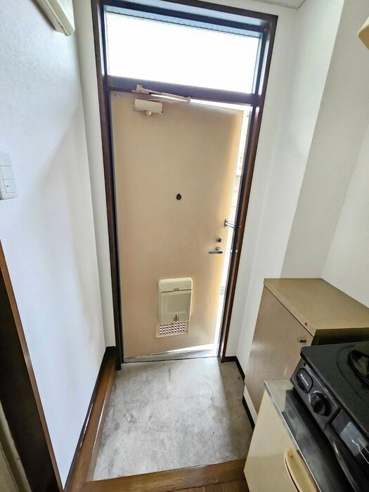 物件内観写真14　(玄関)
