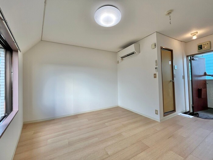 物件内観写真10　(居室)