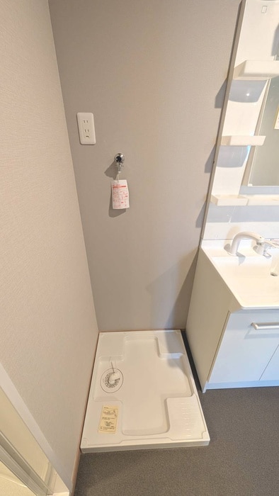 物件内観写真18　(洗濯機置場)