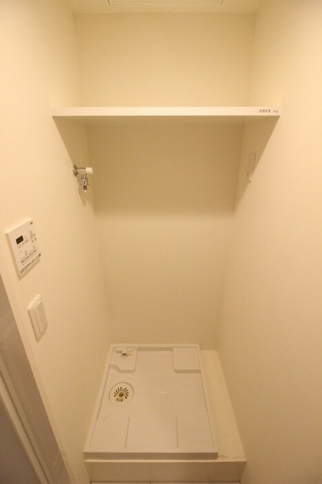 物件内観写真15　(洗濯機置場)