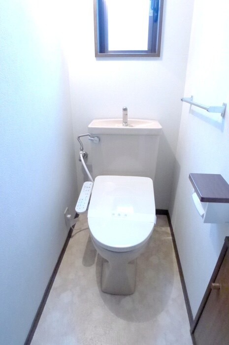 物件内観写真12　(トイレ)