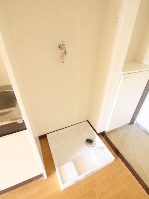 物件内観写真14　(洗濯機置場)