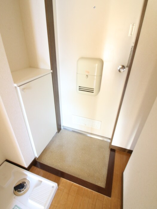 物件内観写真16　(玄関)