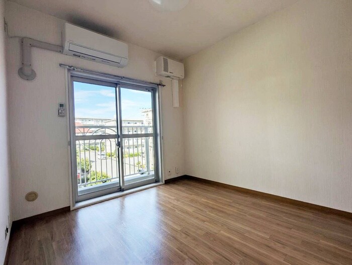 物件内観写真8　(居室)