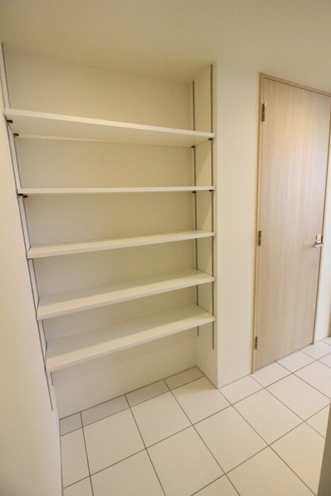 物件内観写真16　(収納)