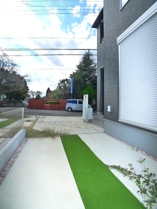 物件外観写真5　(駐車場)