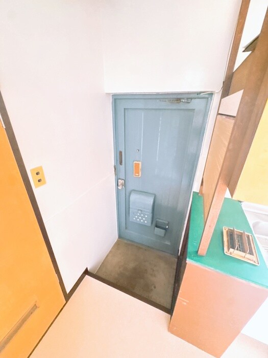 物件内観写真7　(玄関)