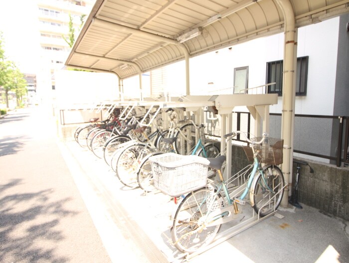 物件外観写真6　(駐輪場)