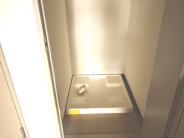 物件内観写真14　(洗濯機置場)