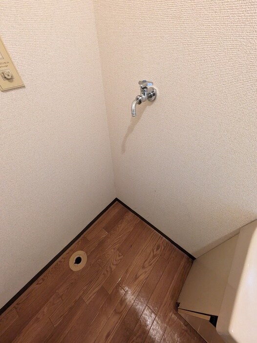 物件内観写真14　(洗濯機置場)