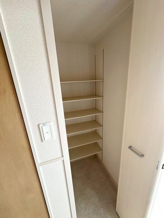 物件内観写真14　(靴箱)