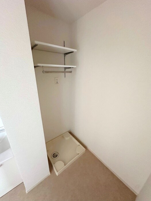 物件内観写真17　(洗濯機置場)