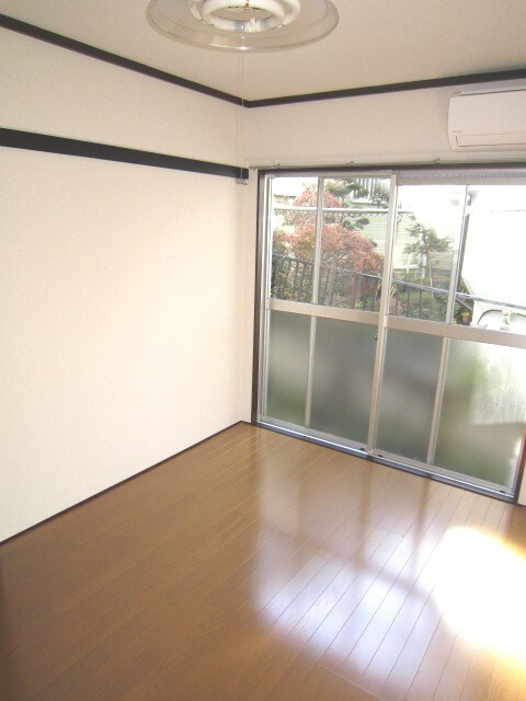 物件内観写真4　(居室)