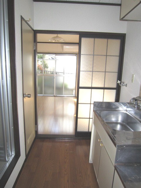 物件内観写真5　(玄関)