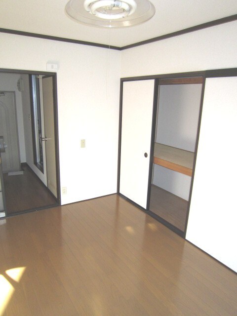 物件内観写真10　(居室)