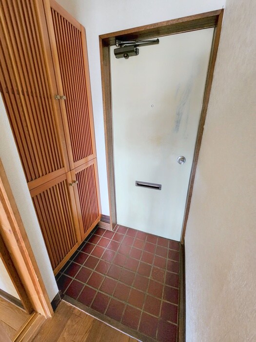 物件内観写真13　(玄関)